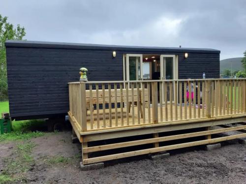 Dingle Way Glamping - Train